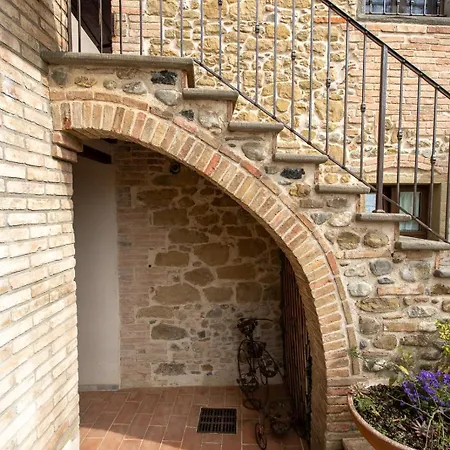 Podere Casenove Farm stay *