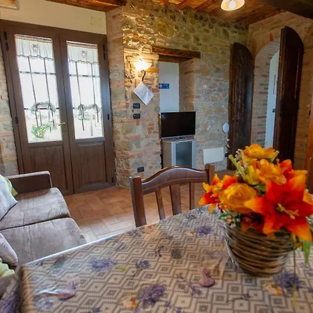 Podere Casenove Farm stay *