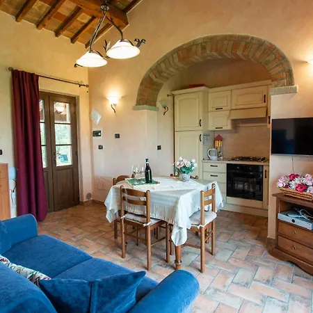 Podere Casenove Farm stay *