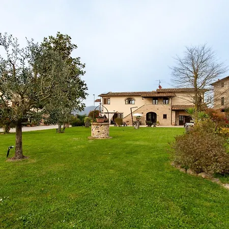 Podere Casenove Farm stay *